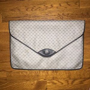Vintage Gucci clutch